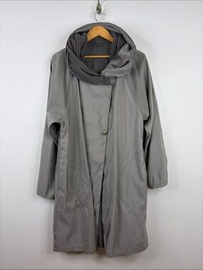 MycraPac Donatella Jacket Womens Medium Large Gray Silver Reversible Pleat Hood